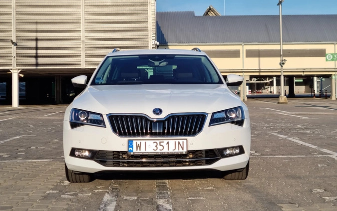 Skoda Superb cena 121900 przebieg: 66369, rok produkcji 2018 z Warszawa małe 742